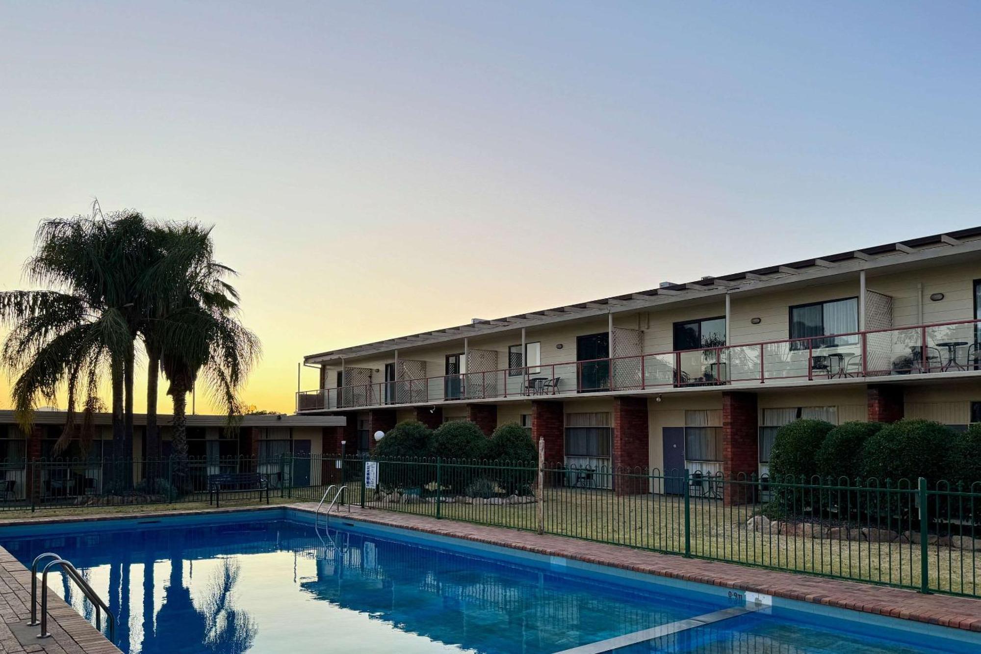 Econo Lodge Gateway Tamworth Esterno foto